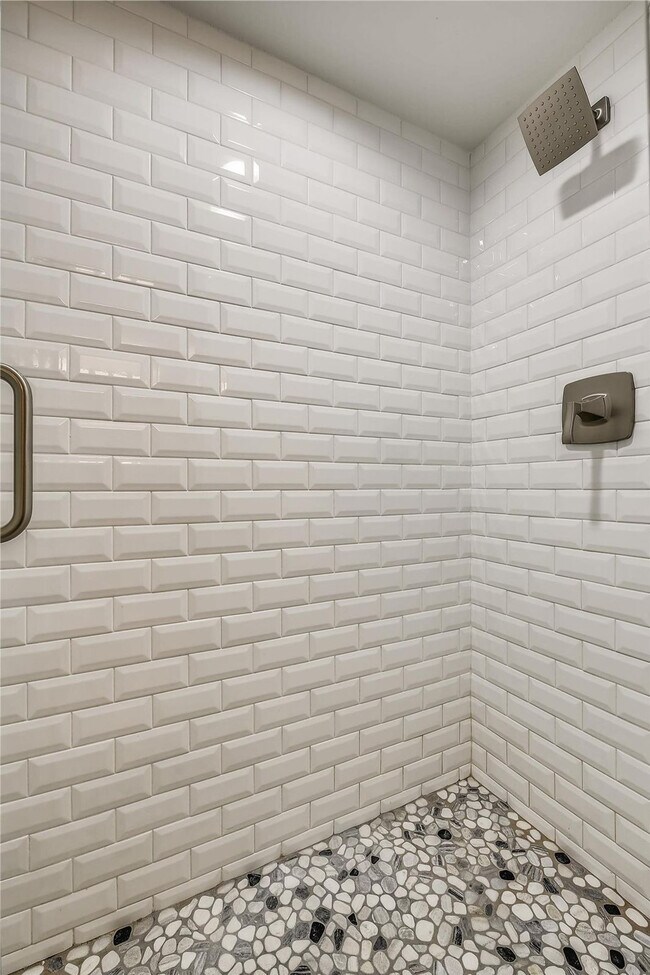 Building Photo - 23223 Front Beach Rd