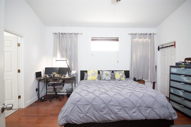 Building Photo - 4737 Chalfont Dr