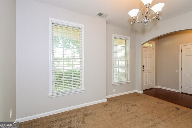 Building Photo - 226 Elmbrook Ln