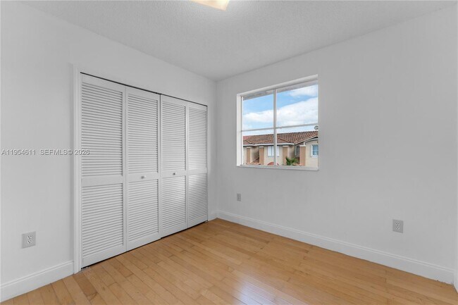 Building Photo - 6350 SW 139th Ave