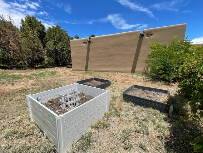 Building Photo - 274 Garver Ln