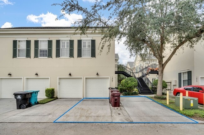 Building Photo - Beautiful Baldwin Park Orlando Town Home