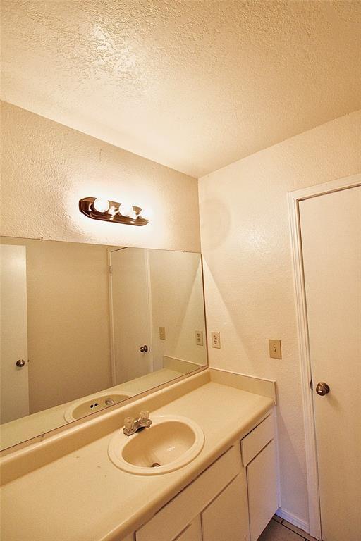 Building Photo - 2336 Heatherfield Ln