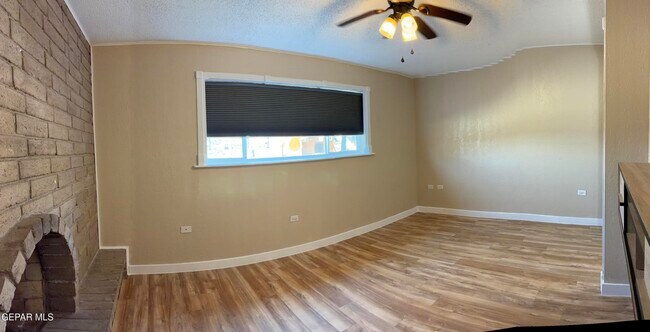 Building Photo - 5527 Carousel Dr