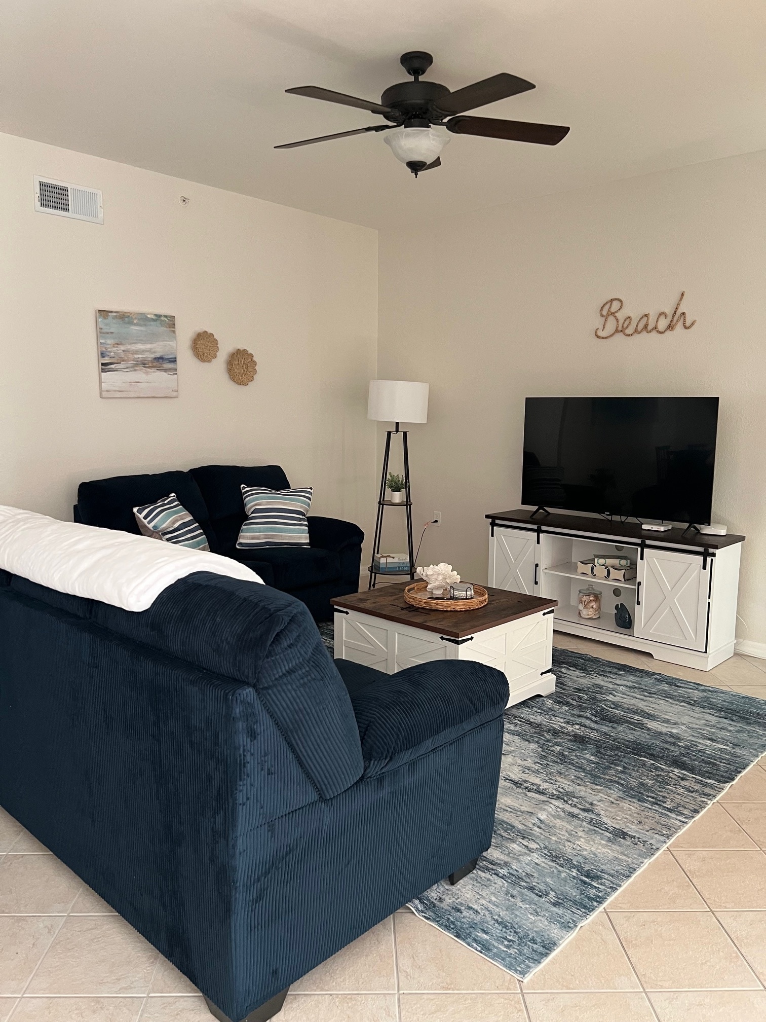 Building Photo - 16635 Lake Circle Dr