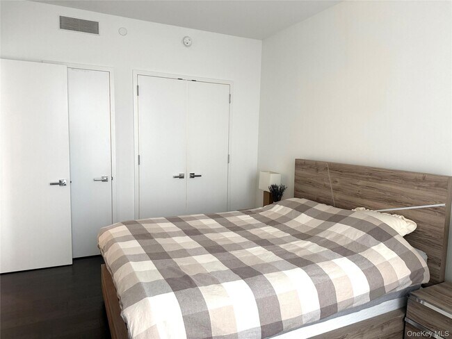 Building Photo - 252 South St