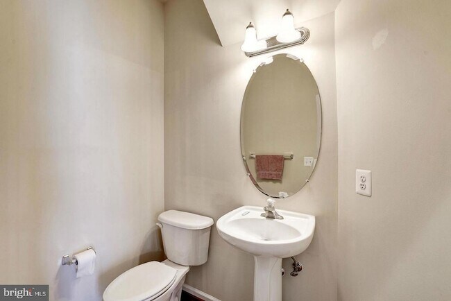 Building Photo - 12176 Bridgend Run