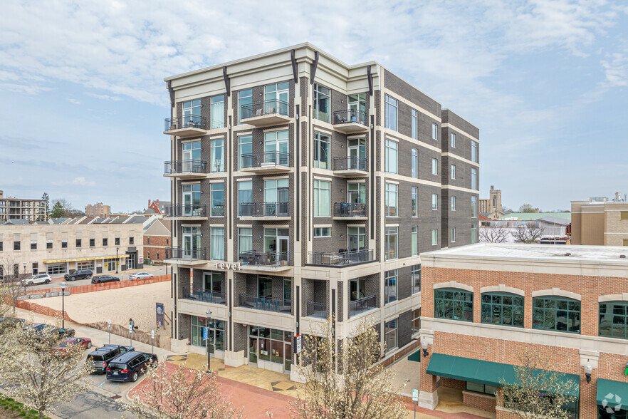 Primary Photo - Lake View Lofts