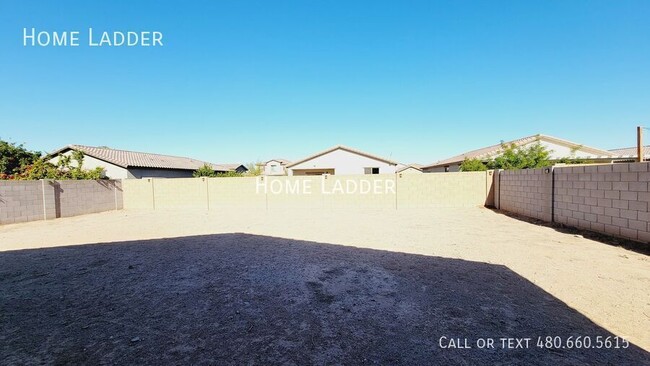 Building Photo - Welcome to your dream home in Casa Grande,...