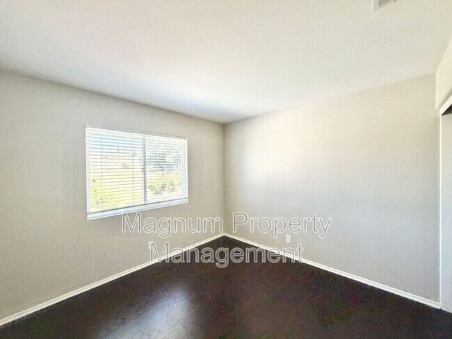 Building Photo - 42041 Delmonte St
