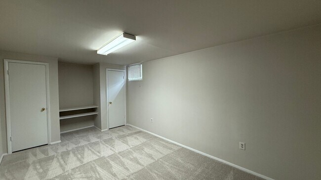 Building Photo - Lake Ridge Townhouse