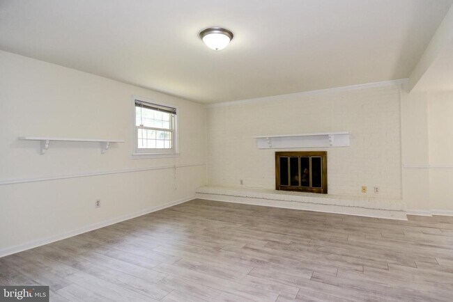 Building Photo - 7513 Sebago Rd