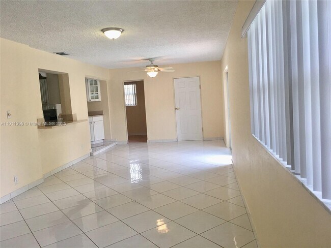 Building Photo - 5706 NE 17th Terrace