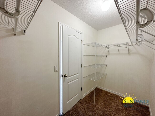 Building Photo - 1588 Venice Ave