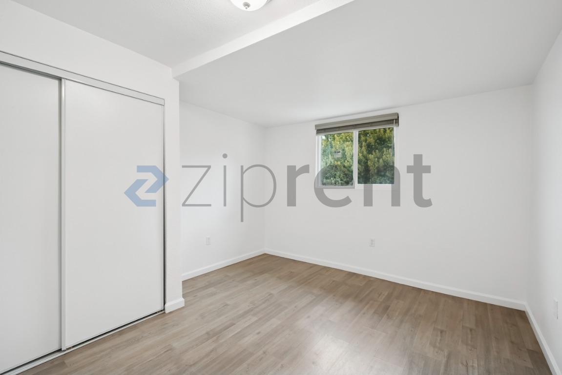 Building Photo - 2204 E 24th St