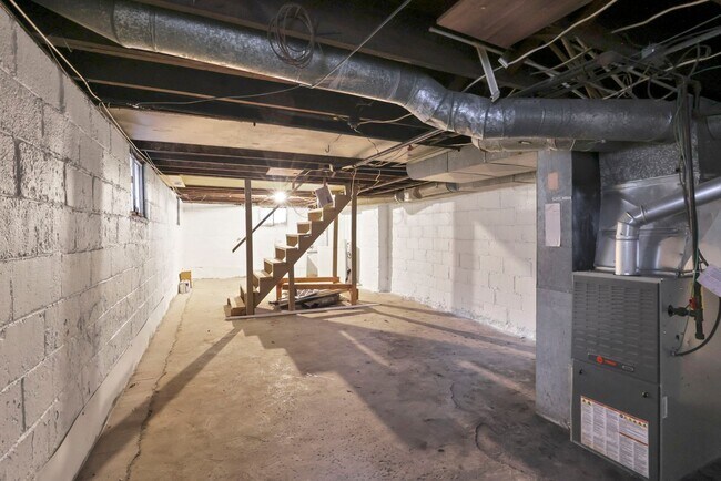 Building Photo - 1161-1163-1163 Linwood Ave