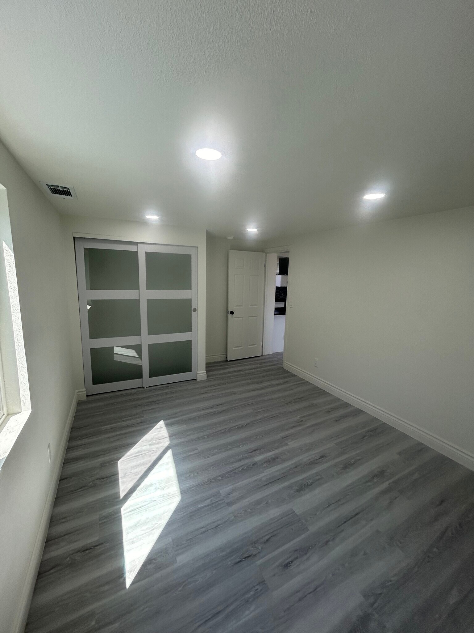 Building Photo - 210 W Monroe Ave