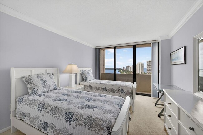 Building Photo - 4200 N Ocean Dr