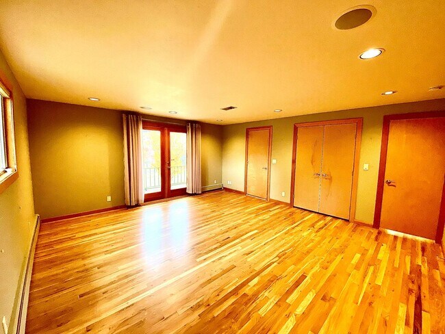Building Photo - Stunning, 4 Bedroom, 3500 Square Foot, Highland's Home in Boise's North End
