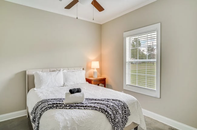 Building Photo - FOR RENT in Crowley!