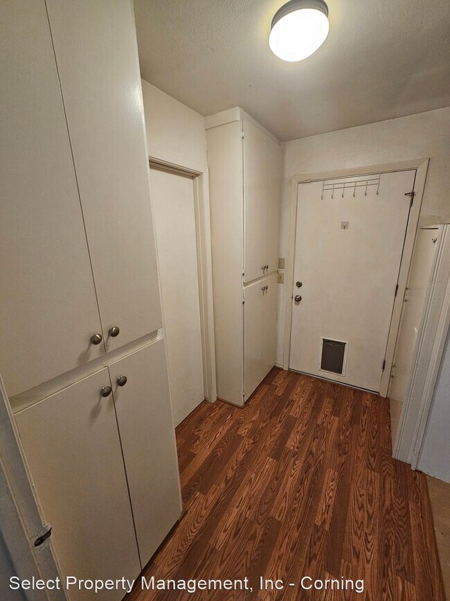 Building Photo - 3 br, 1 bath House - 23367 South Ave