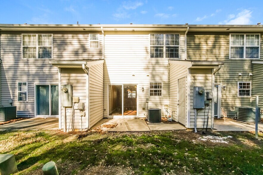 Building Photo - 7830 Averette Field Dr