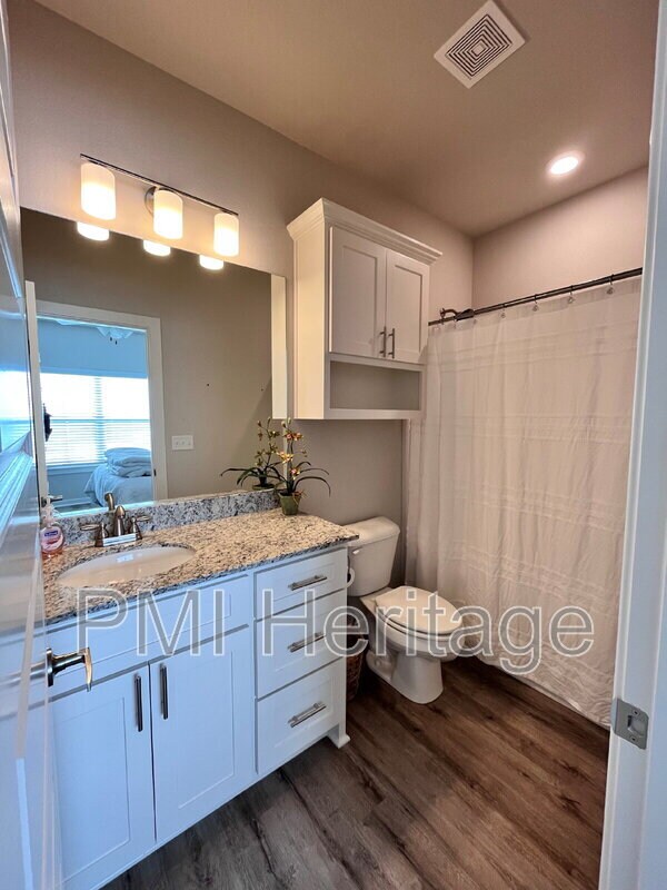 Building Photo - 1452 Sligo St