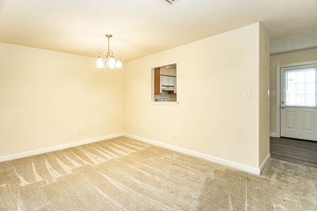 Building Photo - Don't miss the chance to call this Virgini...