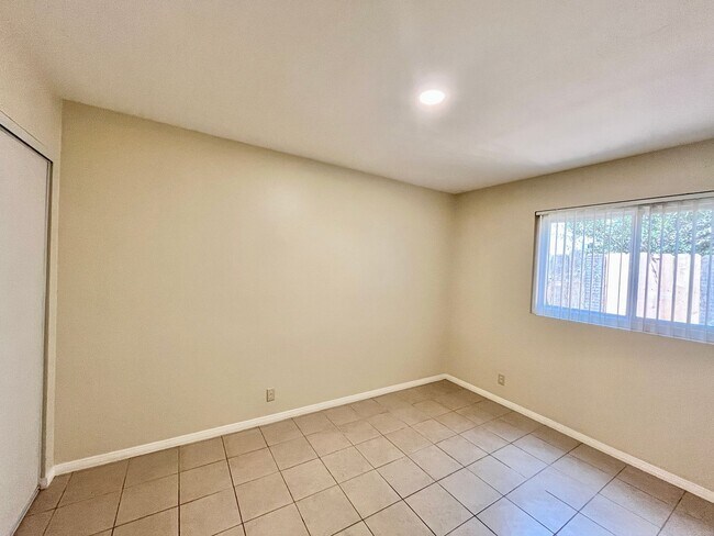 Building Photo - Downstairs North Park Apartment with Parking & Onsite Laundry!