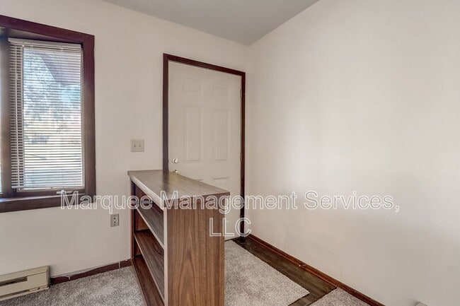 Building Photo - 416 S Bird St