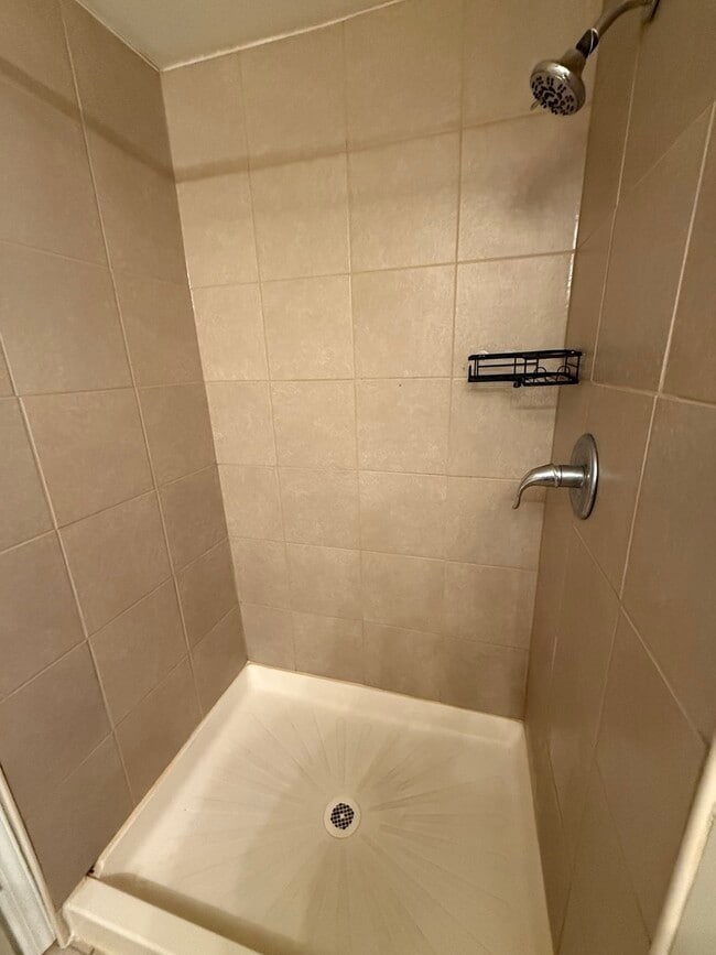 Building Photo - 10S328 Jamie Ln