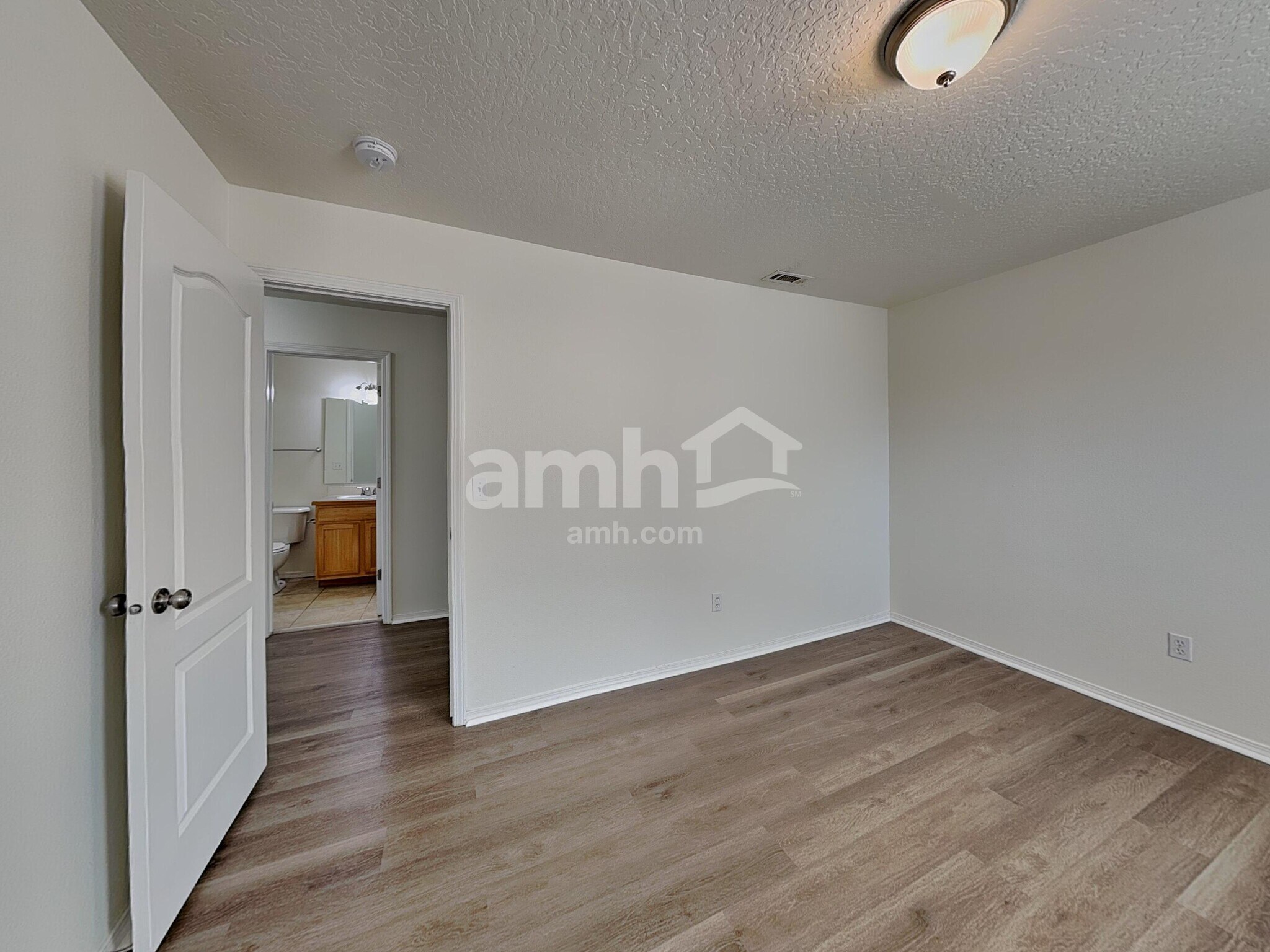 Building Photo - 9451 W Portola Dr