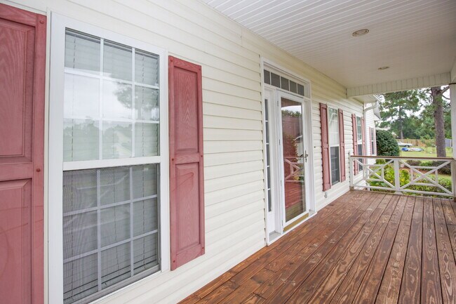 Building Photo - 380 Sullivan Dr