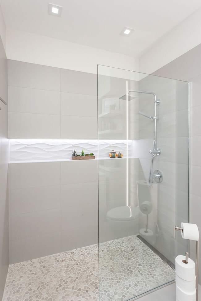 Building Photo - 130 S Canal St