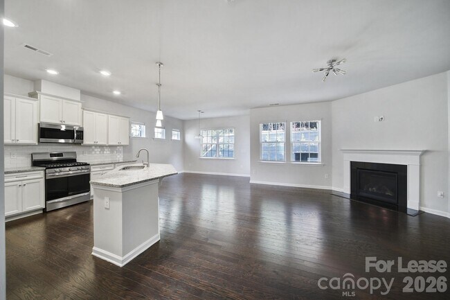 Building Photo - 14611 Murfield Ct