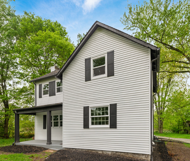 Building Photo - 1584 Mink St SW