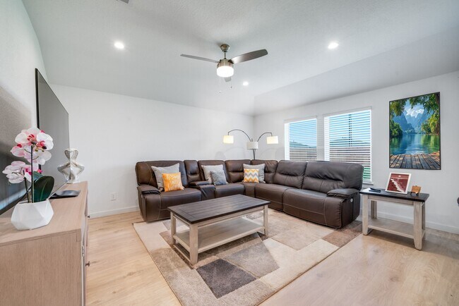 Building Photo - 4019 Pierce Pl Ln