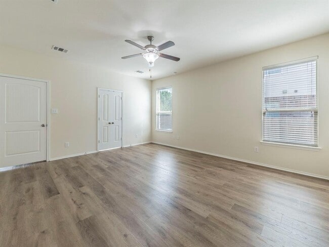 Building Photo - 18705 Falcon Pointe Blvd