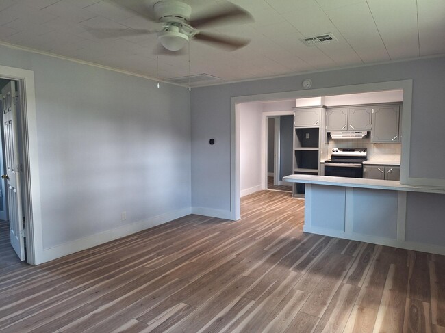 Building Photo - 3405 N Redlands Rd