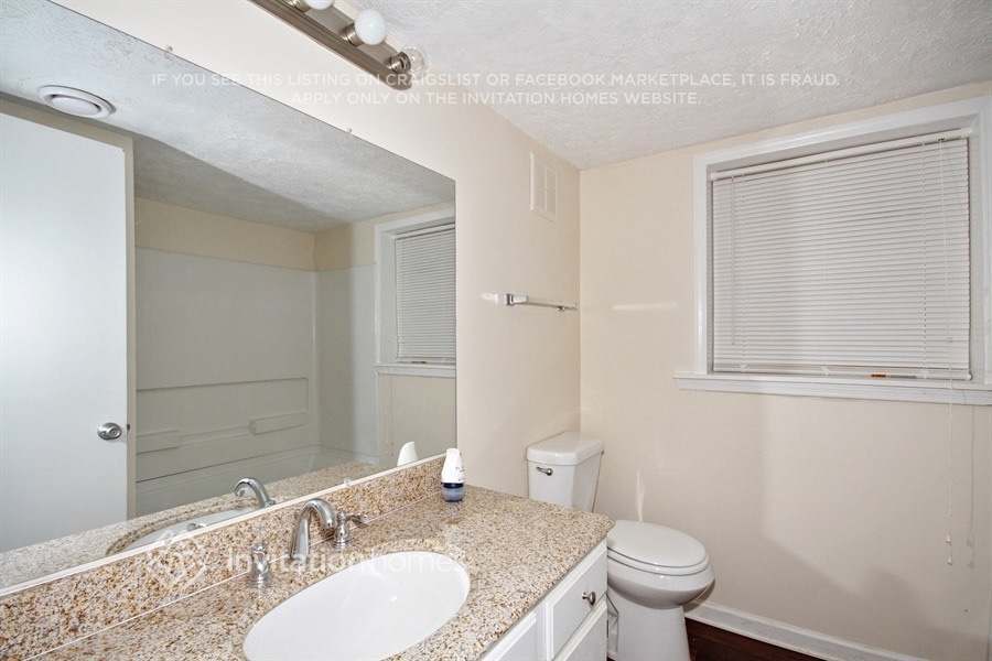 Building Photo - 208 Clydesdale Rd