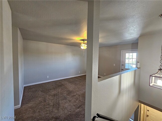 Building Photo - 3749 Carlyle Dr