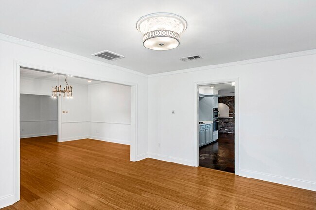 Building Photo - 4204 Pine Park Dr