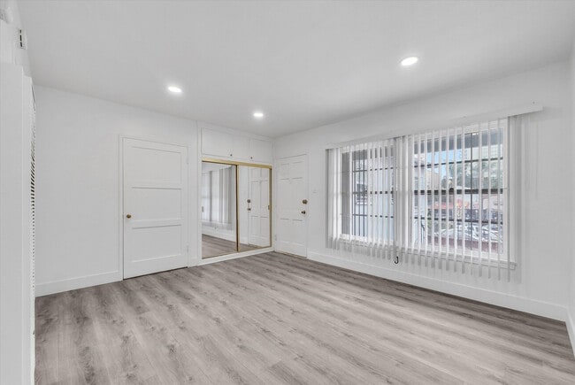 Living Room SE view - 122 Elm Ave