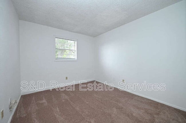 Building Photo - 2249 9th St SE