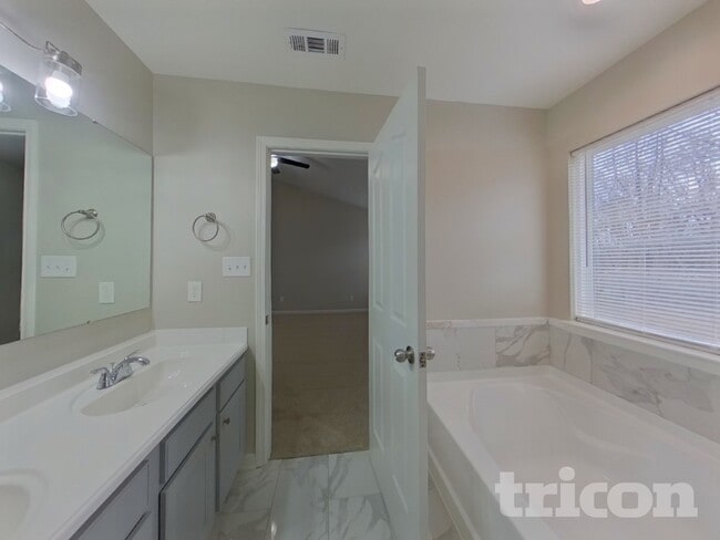 Building Photo - 2435 Cairns Mill Court