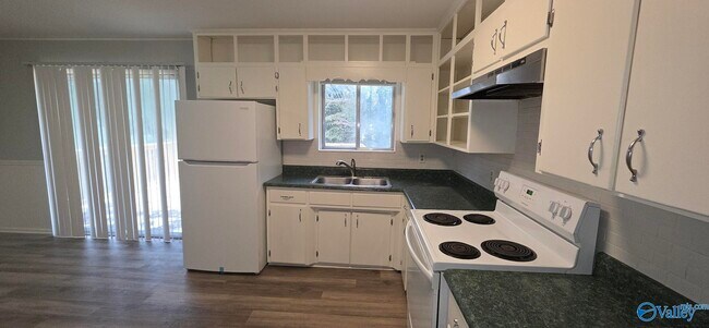 Building Photo - 3526 Cindy St NW