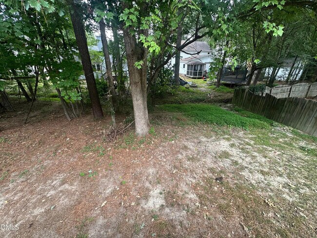 Building Photo - Ranch w/ 1 Car Garage