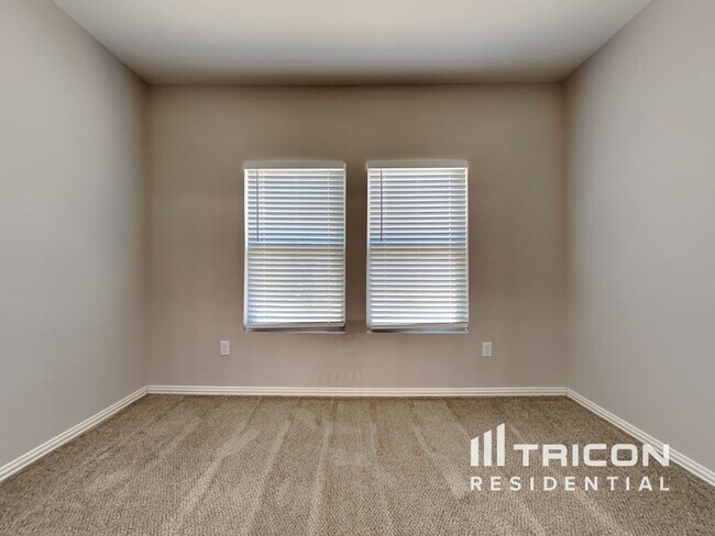 Building Photo - 5907 Cielo Ranch