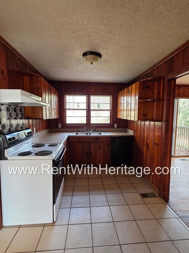 Building Photo - AWESOME RANCH HOME/ TOTAL ELECTRIC /2 LIVINGROOMS / ALMOST HALF ACRE / GREAT LOCATION/ POPULAR BR...