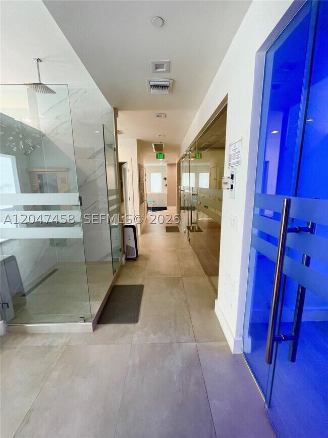 Building Photo - 4775 Collins Ave